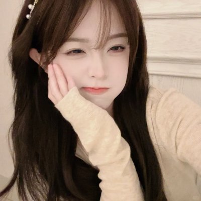 储物柜女孩